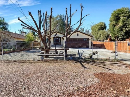 24 A St, Perris CA 92570-1962 exterior