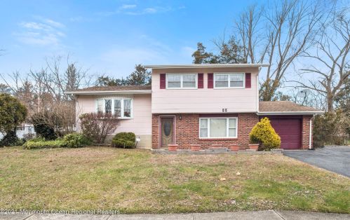 22 Connecticut Concourse, Jackson Twp, NJ 08527-1428