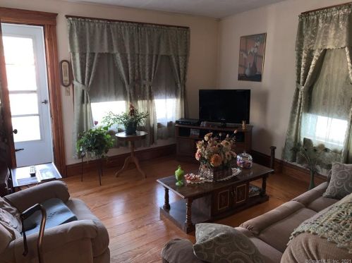 9 Dyer St, Killingly, CT 06239-3502