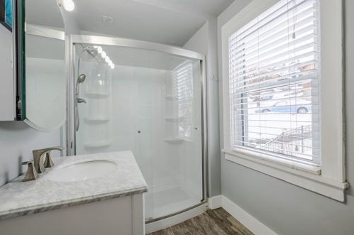 1041 Biltmore Ave, Pittsburgh PA 15216-2305 exterior