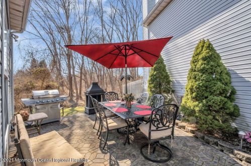 20 Kentucky Way, East Freehold NJ 07728-4612 exterior