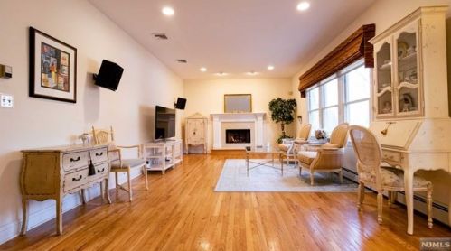 34 Woodland Rd, Demarest NJ  07627-1917 exterior