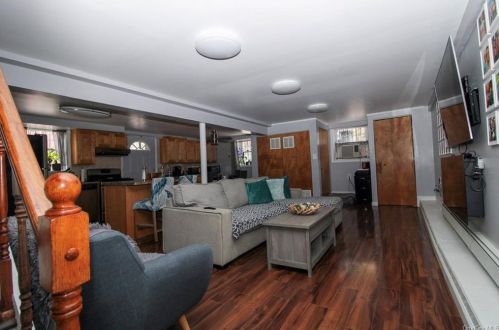 2542 Bouck Ave, Bronx NY 10469-5710 exterior