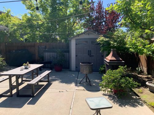 2065 Quincy Rd, Turlock CA 95382-8116 exterior