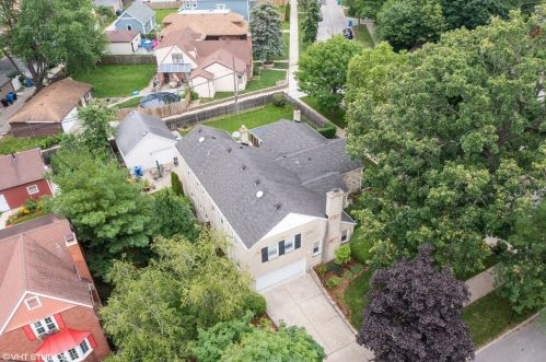 5800 Kenneth Ave, Chicago IL  60646-5910 exterior