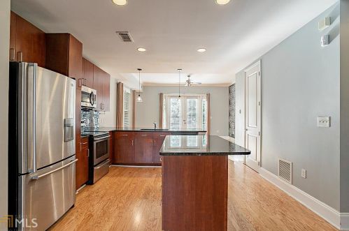 706 Cosmopolitan Dr, Atlanta GA 30324-3615 exterior