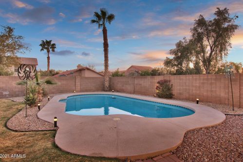 1097 Swan Dr, Chandler AZ 85286-7543 exterior