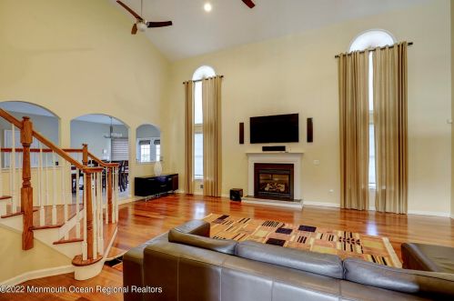 561 Derose Ln, East Freehold NJ 07728-9236 exterior