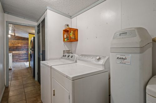 663 Maple Is Rd, Meskegon MI 49442-9479 exterior