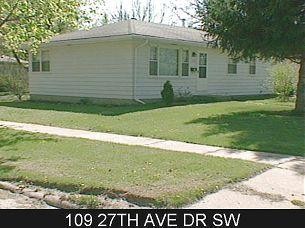 109 27th Avenue Dr, Cedar Rapids IA  52404-4226 exterior