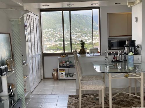 2333 Kapiolani Blvd, Honolulu HI  96826-4485 exterior