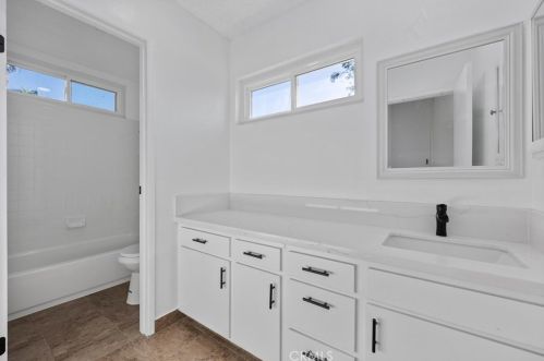 5804 Cedar Gln Ln, Bakersfield CA 93313-3345 exterior