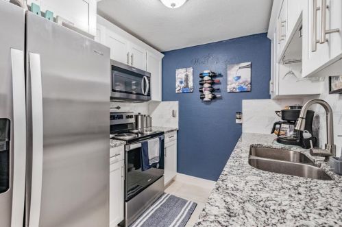 1910 98th Ave, Tampa FL  33612-8354 exterior