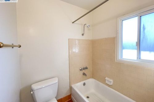 1207 University Ave, Berkeley CA 94702-1708 exterior