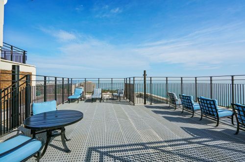 1700 56th St, Chicago IL  60637-1970 exterior