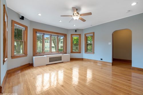 3305 Kilbourn Ave, Chicago, IL 60641-4508