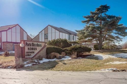 3951 College Ave, Milwaukee WI  53221-4542 exterior