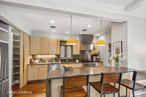 1457 Norwood St, Chicago IL 60660-2404 exterior