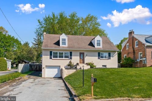 413 Delp Rd, Lancaster, PA 17601-2939