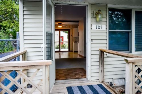 107 Delaware St, Bull Valley IL 60014-4970 exterior