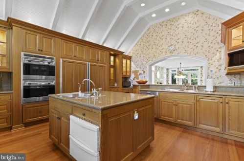 3005 45th St, Washington DC 20016-3528 exterior