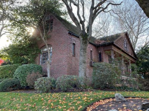 170 Slater Ave, Providence RI  02906-5716 exterior