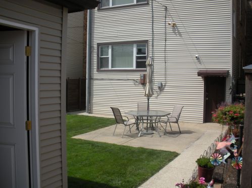 3621 Whipple St, Chicago IL 60655-2328 exterior