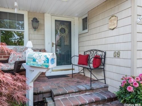 30 Osage Dr, Huntington Station, NY 11746-2036