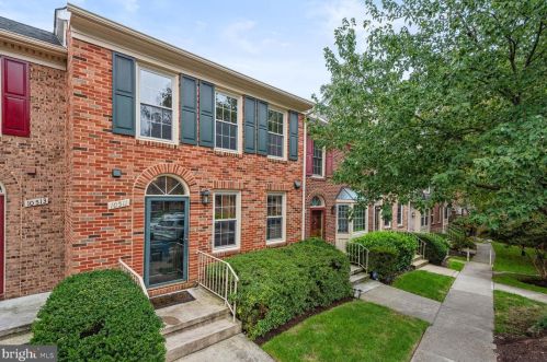 10511 Grove Ridge Pl, Rockville, MD 20852-4655