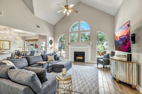 8216 Endeavor Cir, Austin TX 78726-1722 exterior