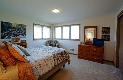 9355 Thrush Ln, Milwaukee WI 53217-1375 exterior