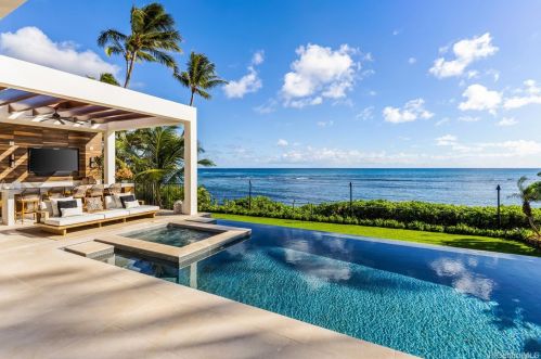 213 Kaalawai Pl, Honolulu HI 96816-4435 exterior