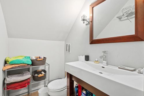 3046 Leavitt St, Chicago IL 60618-8114 exterior