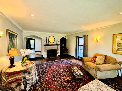 7004 Belmont Ln, Milwaukee, WI 53217-3613