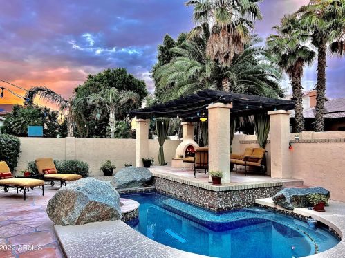 318 Campo Bello Dr, Phoenix AZ 85032-2216 exterior