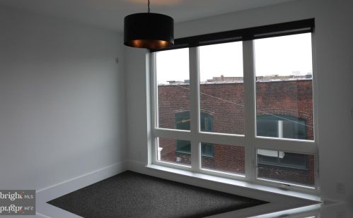 1111 Broad St, Philadelphia PA  19147-4410 exterior