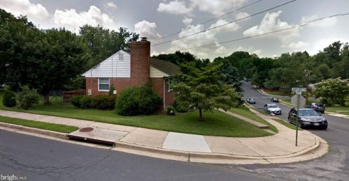 5526 34th St, Arlington, VA 22207-1542