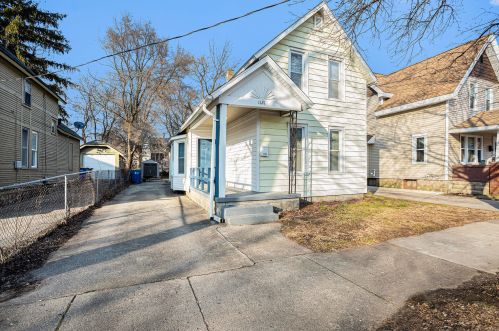 1121 Sigsbee St, Grand Rapids, MI 49506-2542