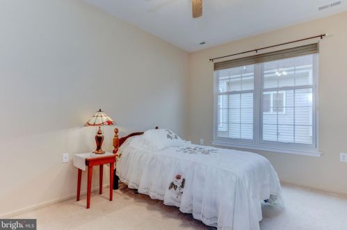 84 Warwick Way, Southampton NJ 08088-1122 exterior