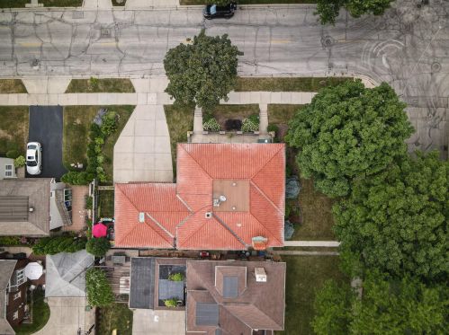 2723 Edgewood Ave, Milwaukee WI  53211-2913 exterior