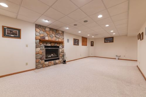 10430 Pne Rdg Rd, Milwaukee WI 53228-3236 exterior