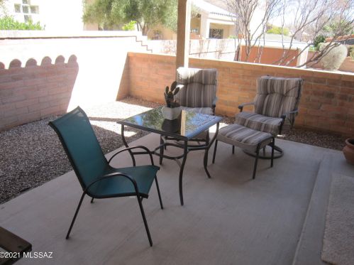 560 Riverdale Ct, Green Valley AZ 85614-3524 exterior