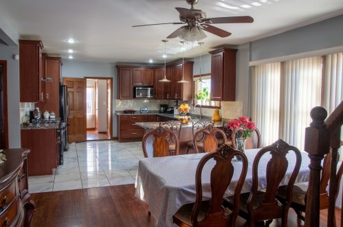 1821 2 Ave, Broadview IL 60153-3306 exterior