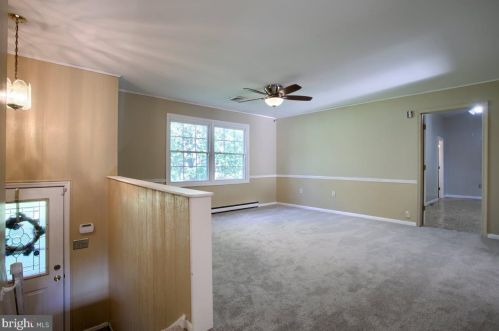 415 Nyes Rd, Hummelstown, PA 17036-9317