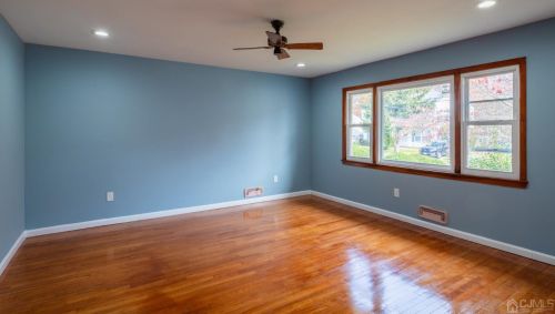 131 Bernard Ave, Edison NJ 08837-3036 exterior