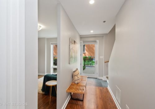 16 May St, Chicago, IL 60607-2006