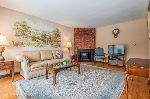 7405 Octavia Ave, Chicago, IL 60631-4436