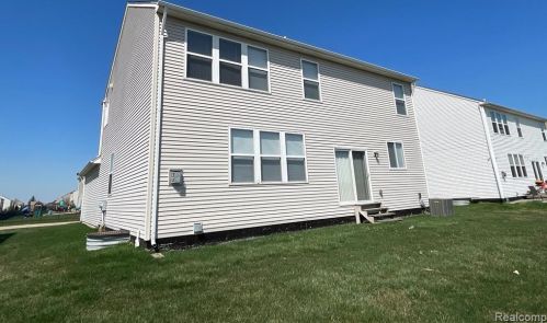 56626 Leeds Ln, Macomb Township, MI 48042-6240
