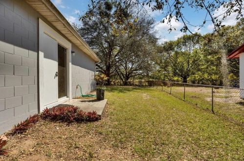 1728 Grn Rdg Rd, Tampa FL 33619-4963 exterior