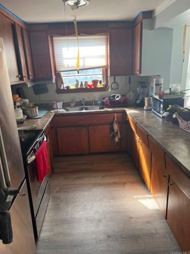 174 Un Ave, Peekskill NY 10566-3445 exterior